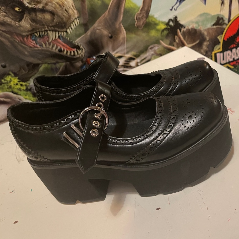 Lamoda wingtip mary janes